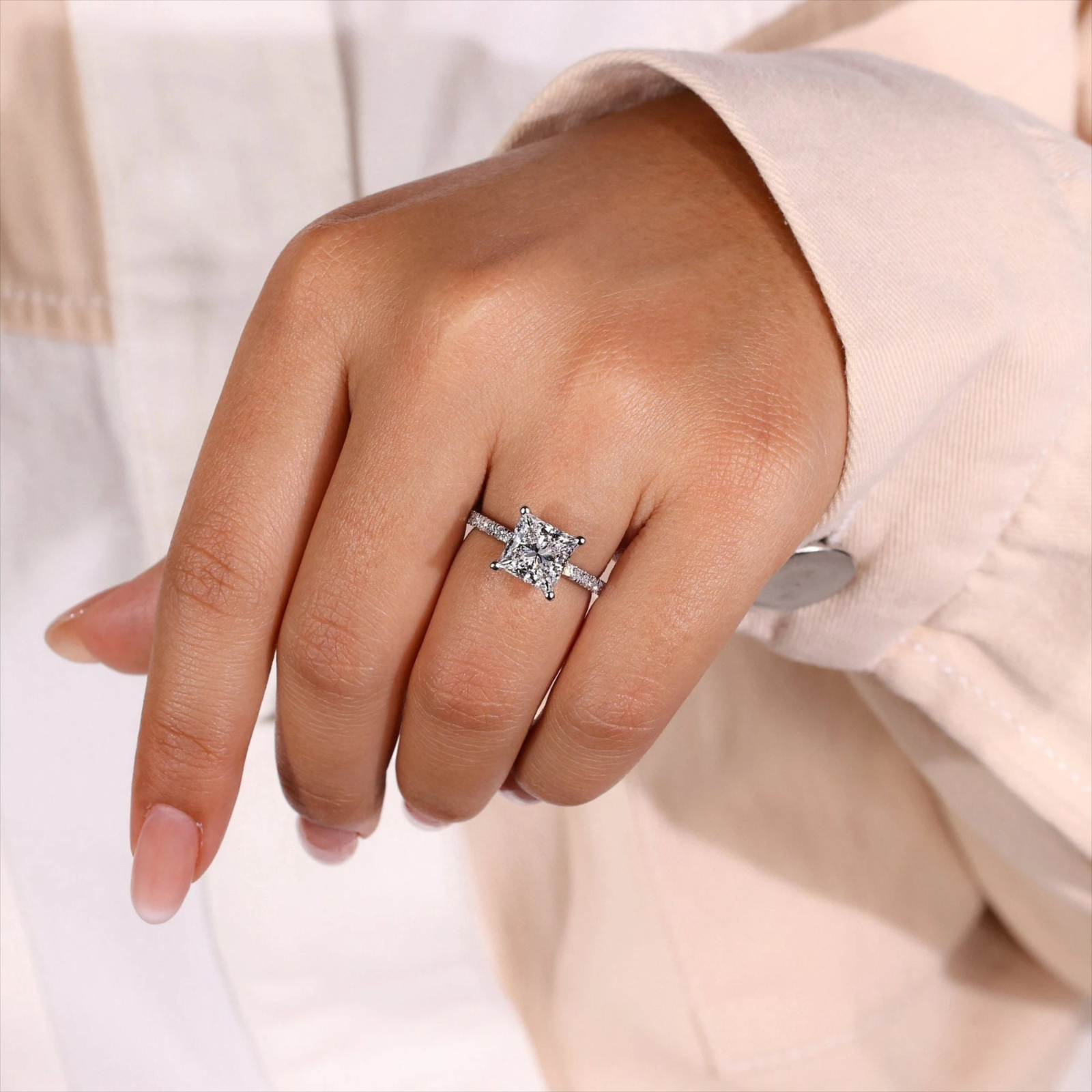 Luxurious 925 Silver Princess Cut White Moissanite Ring